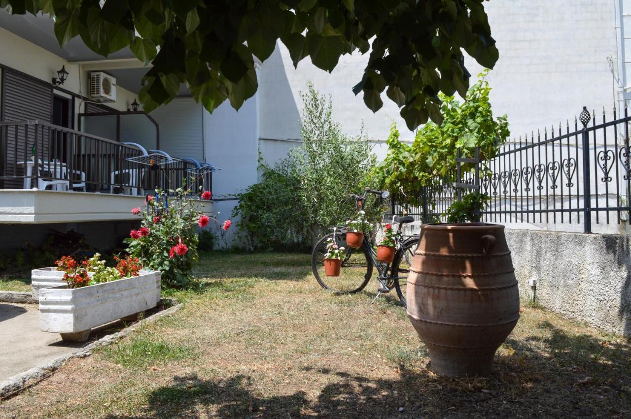 Manos Kritikakis Apartments Platamonas Exterior photo